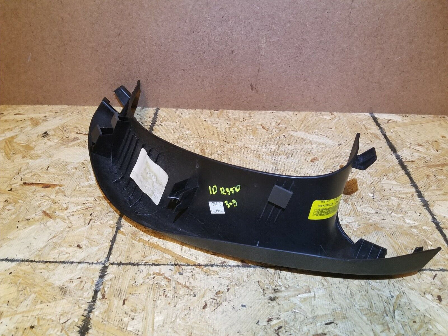 07 08 09 10 Mercedes-benz R350 Rear Left Driver Side Tailgate Liftgate Trim OEM