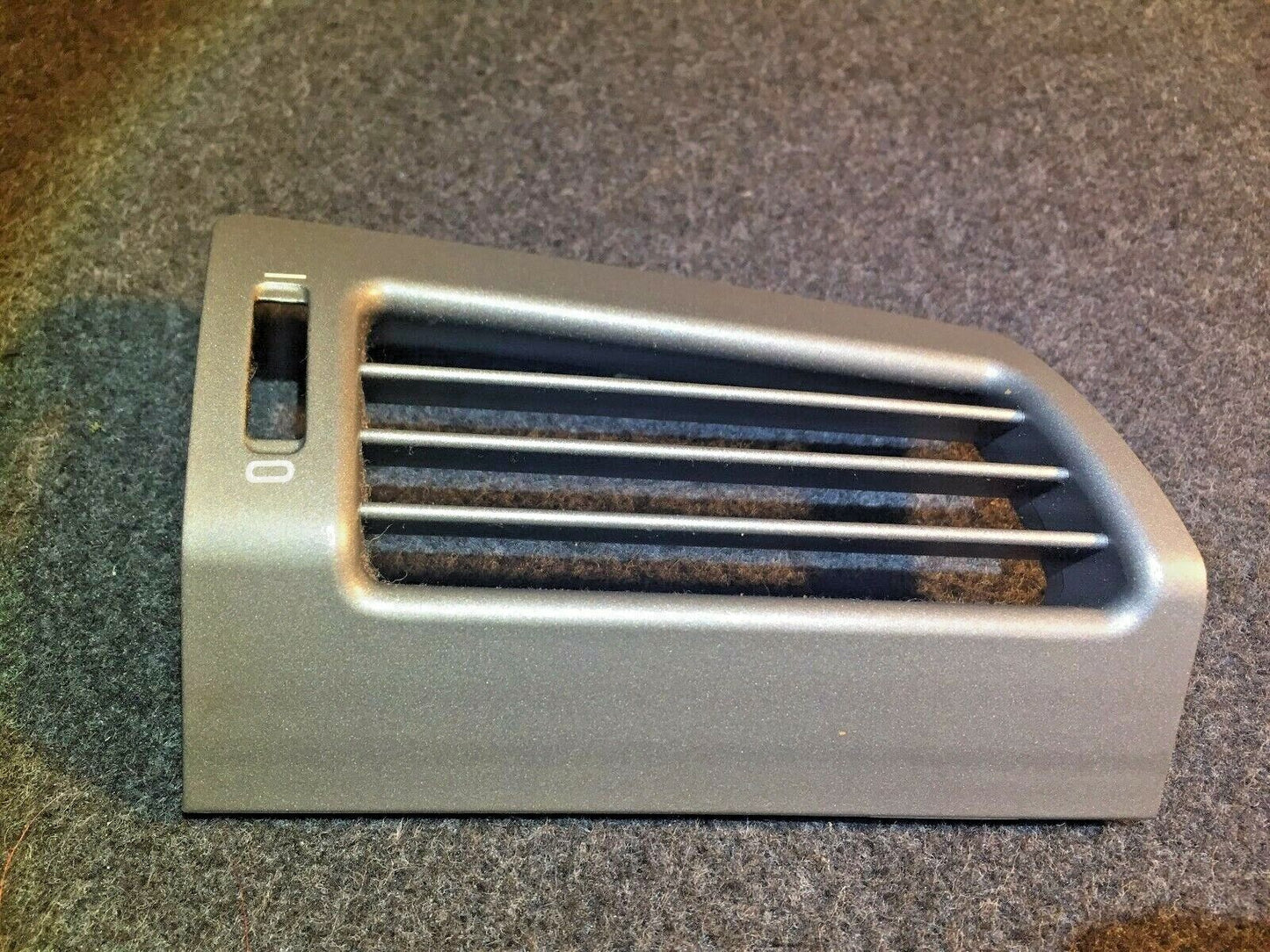 02 03 04 05 BMW 745i Front Right Passenger Side Dash Vent Cover 64226913340 OEM