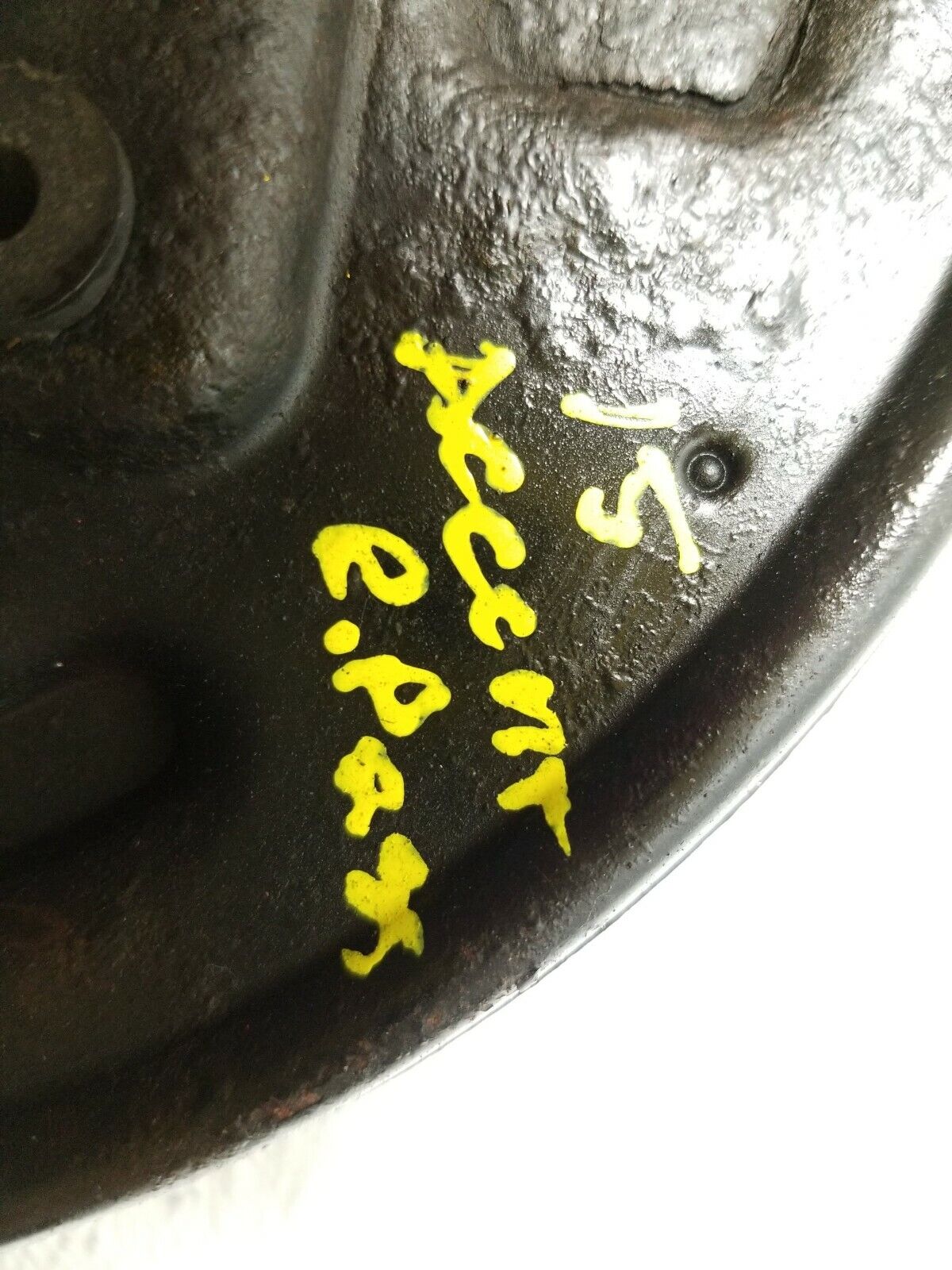 15 16 17 Hyundai Accent Rear Right Pass Spindle Knuckle OEM