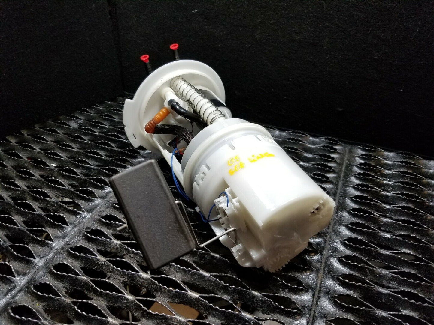 04 05 06 Chrysler Sebring Convertible 2.7l Fuel Pump OEM
