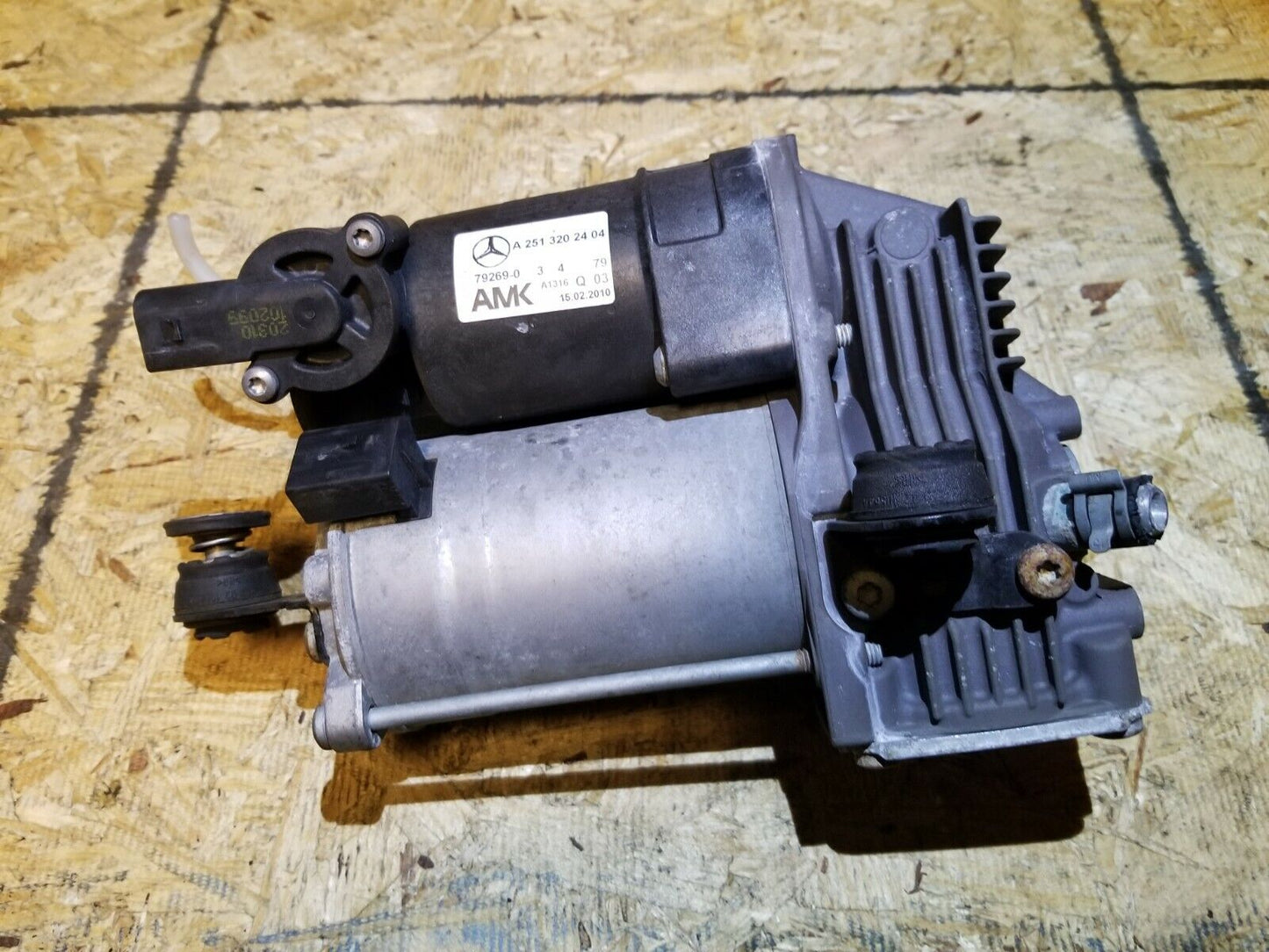 07 08 09 10 Mercedes R350 Air Pump Suspension Compressor OEM
