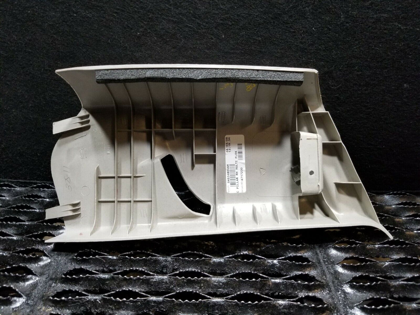 06 07 08 09 10 Jeep Grand Cherokee Right Passenger Side B Pillar Trim OEM