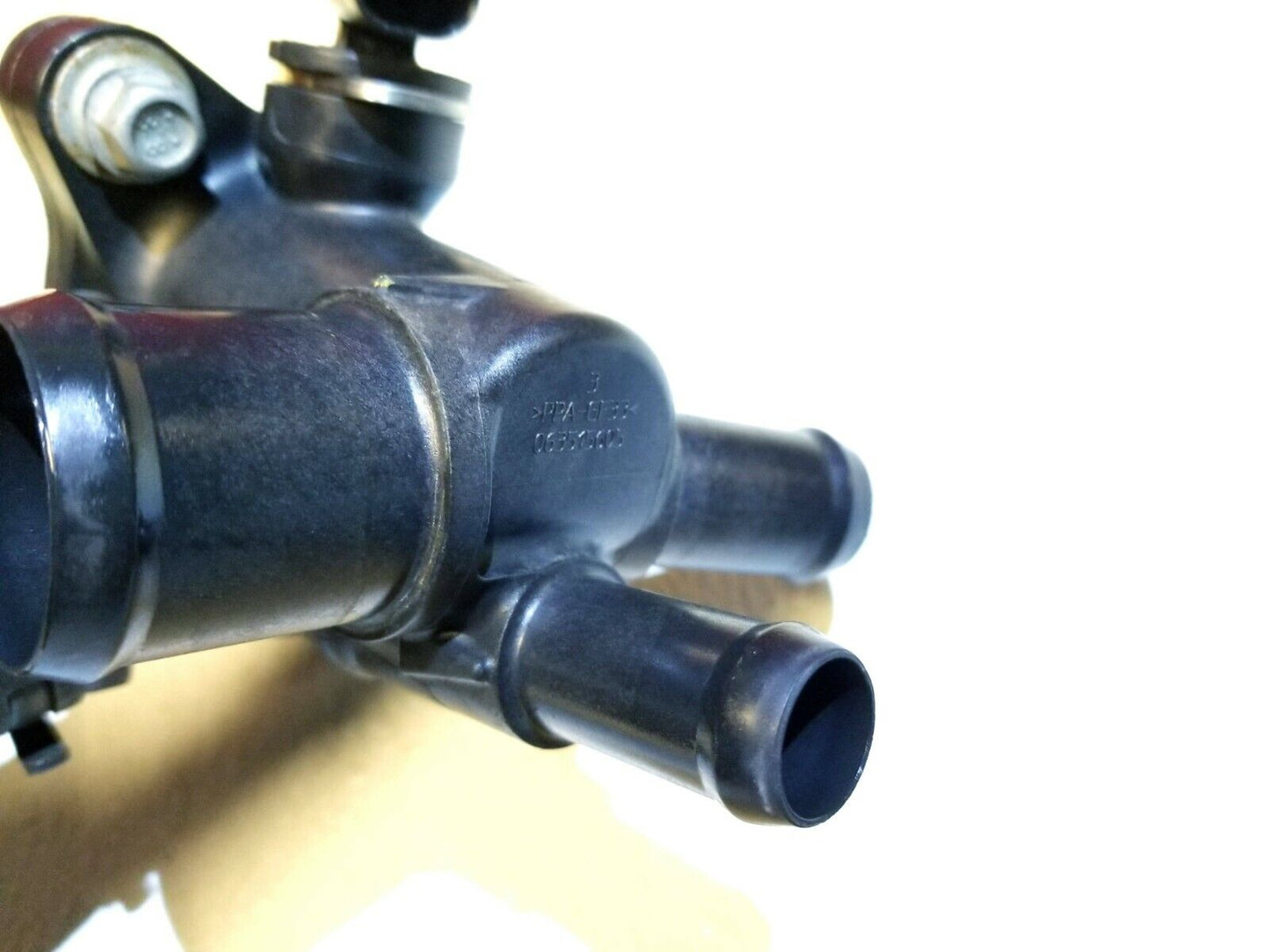 15 16 17 18 Chevy Impala 2.5l Engine Coolant Thermostat Outlet W/ Hose Pipe OEM
