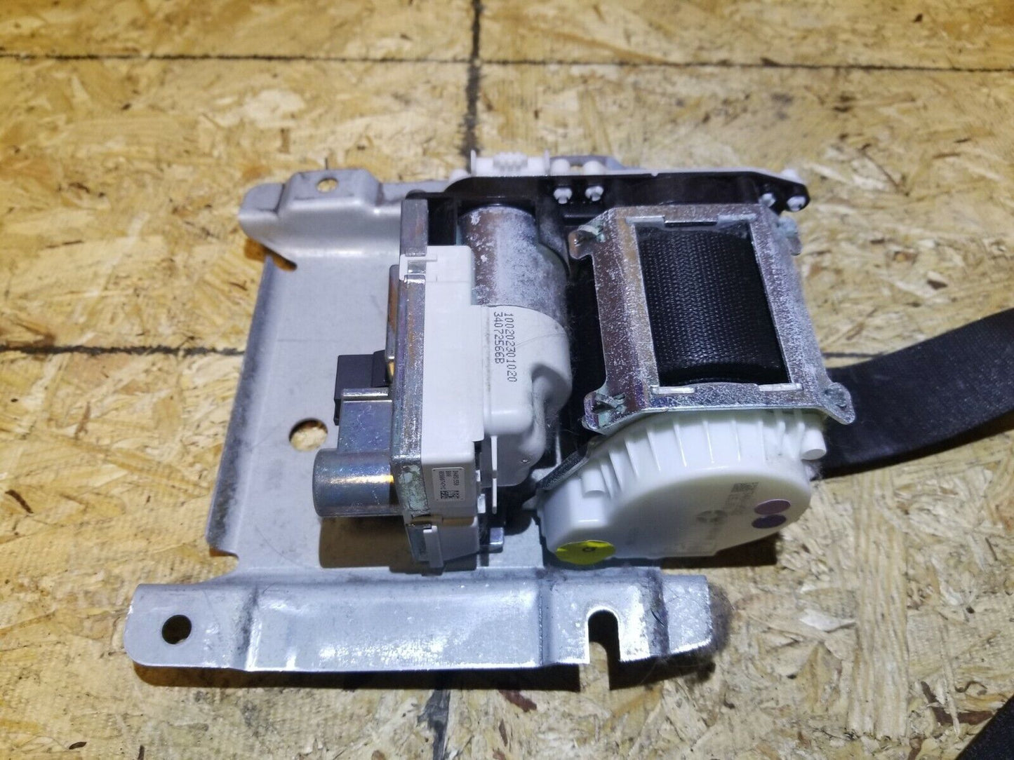 07 08 09 10 Mercedes-benz R350 Front Left Driver Seat Belt Retractor OEM