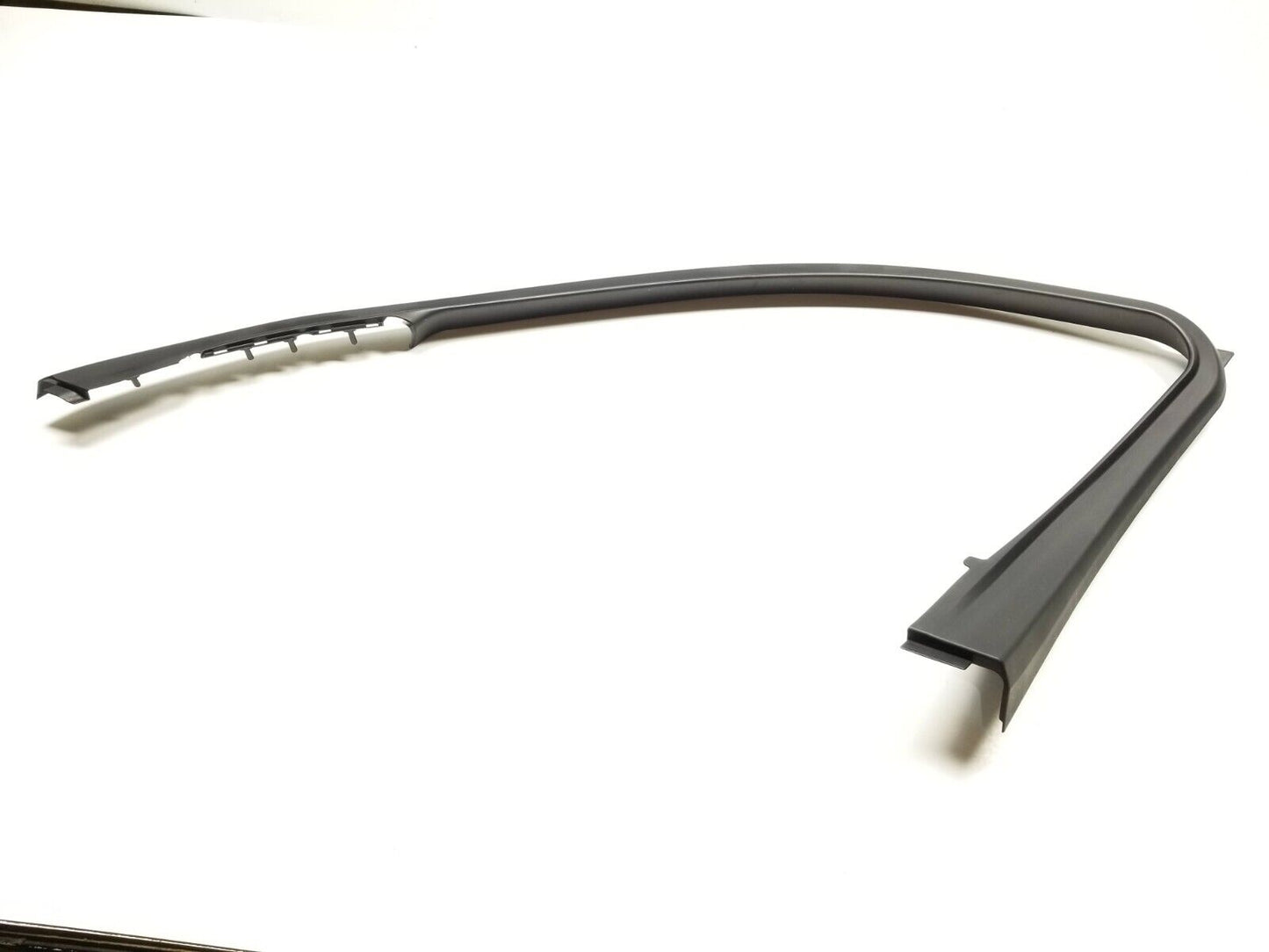 09 10 11 12 BMW 750li F02 Front Right Passenger Side Door Window Frame Trim OEM