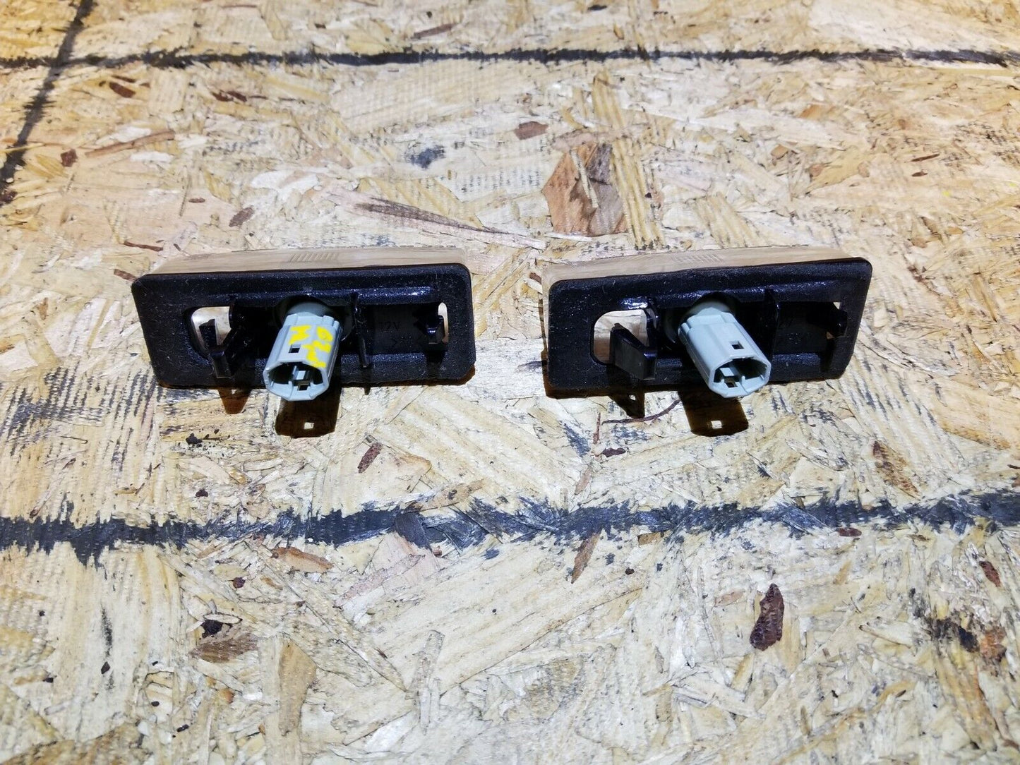 04 05 06 07 08 09 Toyota Prius License Plate Light Lamp 2pcs OEM