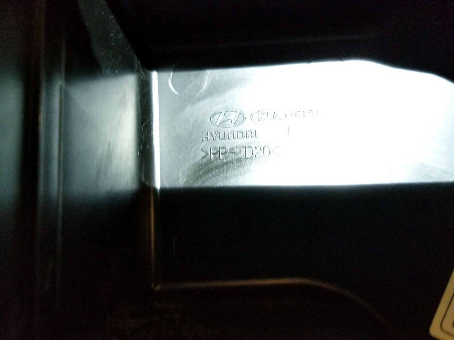 07 08 09 10 11 12 Hyundai Veracruz Fuse Box Cover OEM