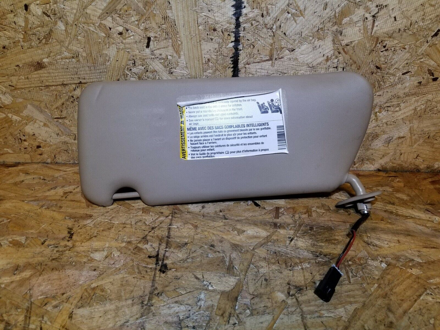 05 06 07 08 09 Cadillac SRX Right Passenger Sun Visor OEM