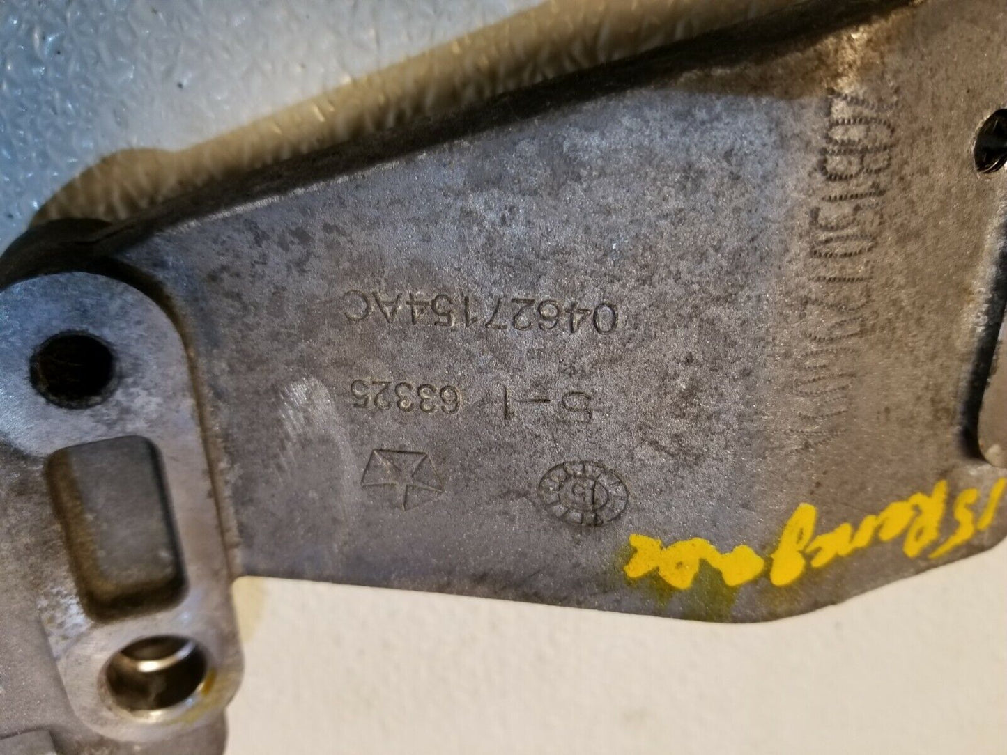 15 16 17 Jeep Renegade 2.4l Alternator Bracket OEM 20k Miles
