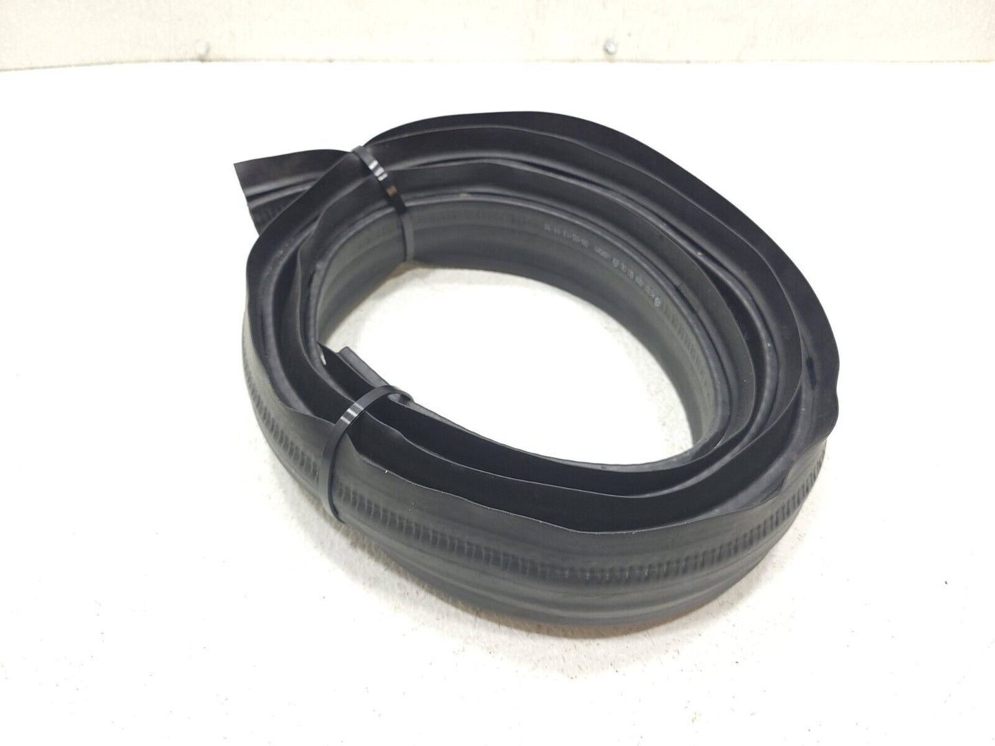 11 - 16 Mercedes E350 W212 Engine Bay Cowl Rear Center Weatherstrip Seal OEM