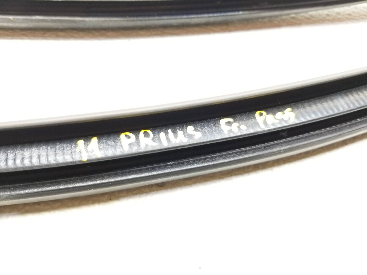 11 12 13 14 15 Toyota Prius Front Right Pass Door Weatherstrip Seal OEM