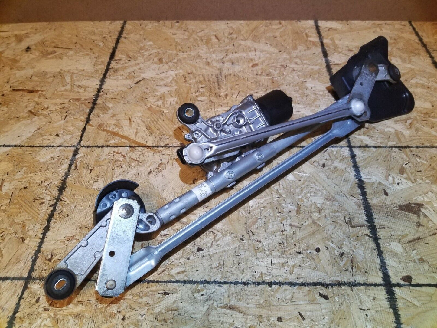 13 14 15 Nissan Altima Windshield Wiper Motor W/ Linkage OEM 57k