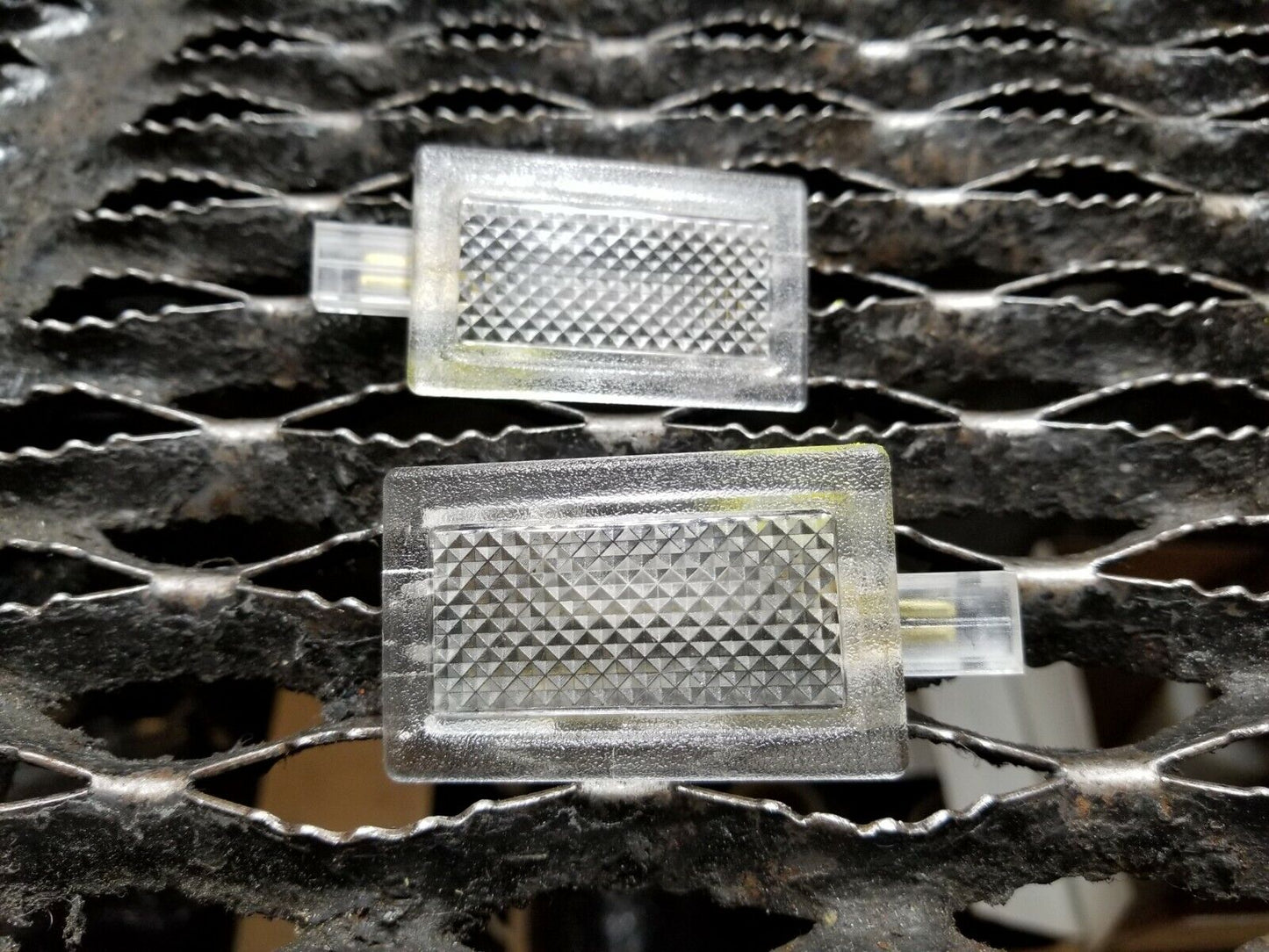 12 13 14 15 16 17 Chrysler 300 Interior Trunk Light Lamp 2pcs OEM 43k Miles