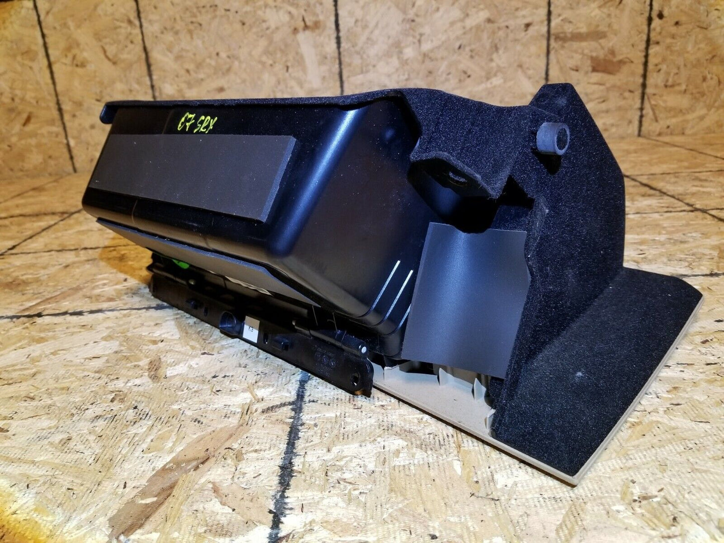 05 06 07 08 09 Cadillac SRX Dash Glove Box Storage Compartment OEM