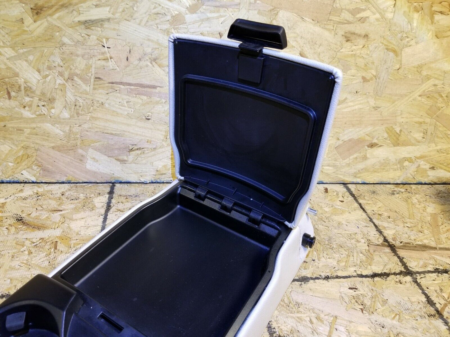 05 06 07 08 09 10 11 Volvo S40 Rear Seat Armrest W/ Cup Holder OEM