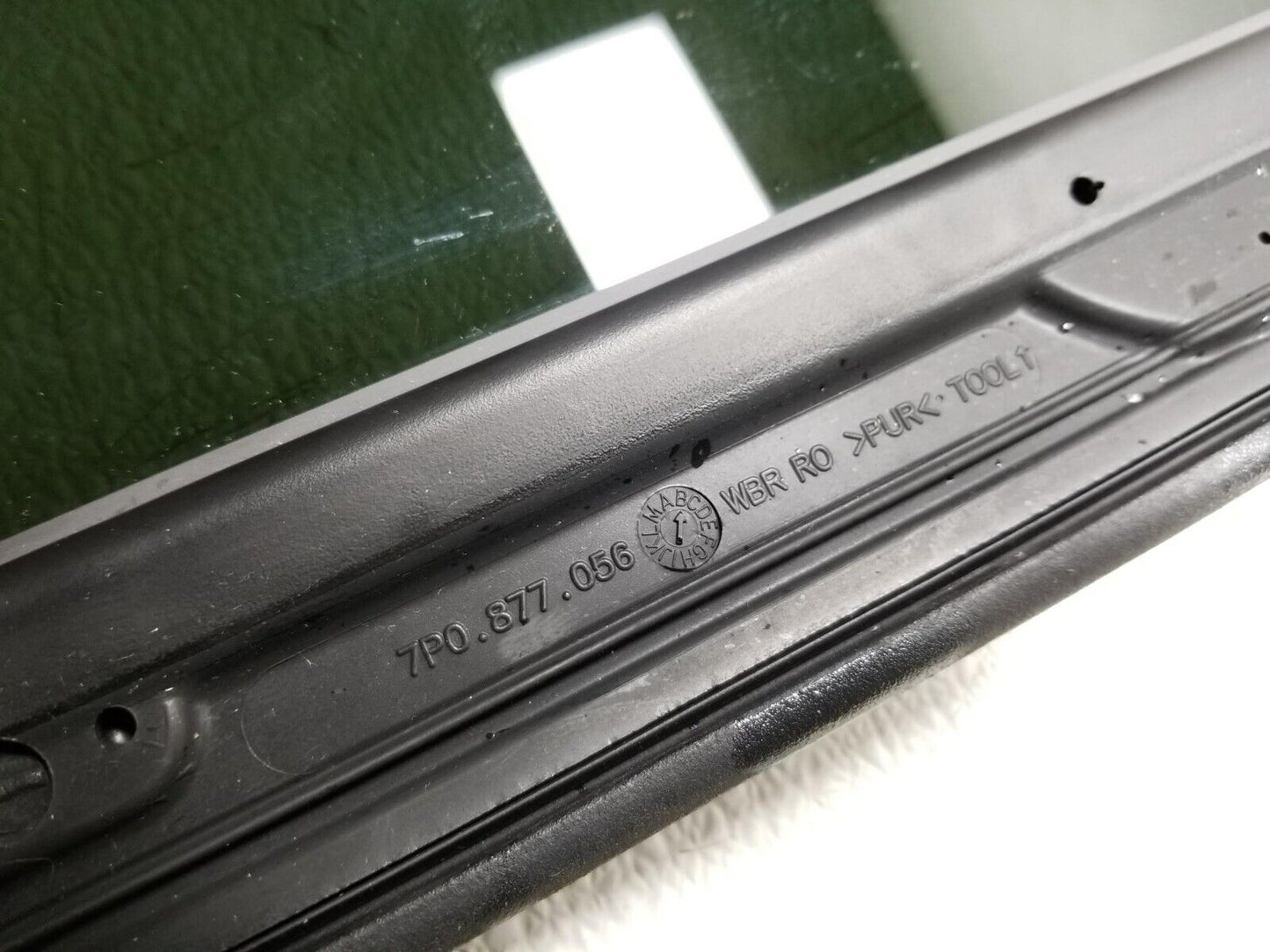 2011 - 2014 Porsche Cayenne Rear Upper Panoramic Sun Moon Roof Glass Window OEM