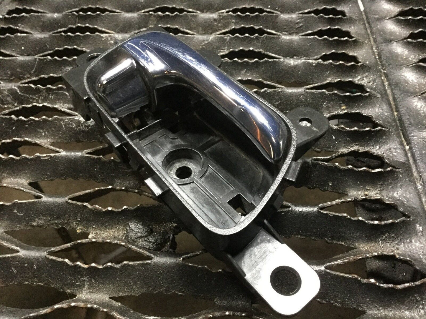 08 09 10 11 12 13 Infiniti G35 G37 Front Right Door Interior Handle OEM