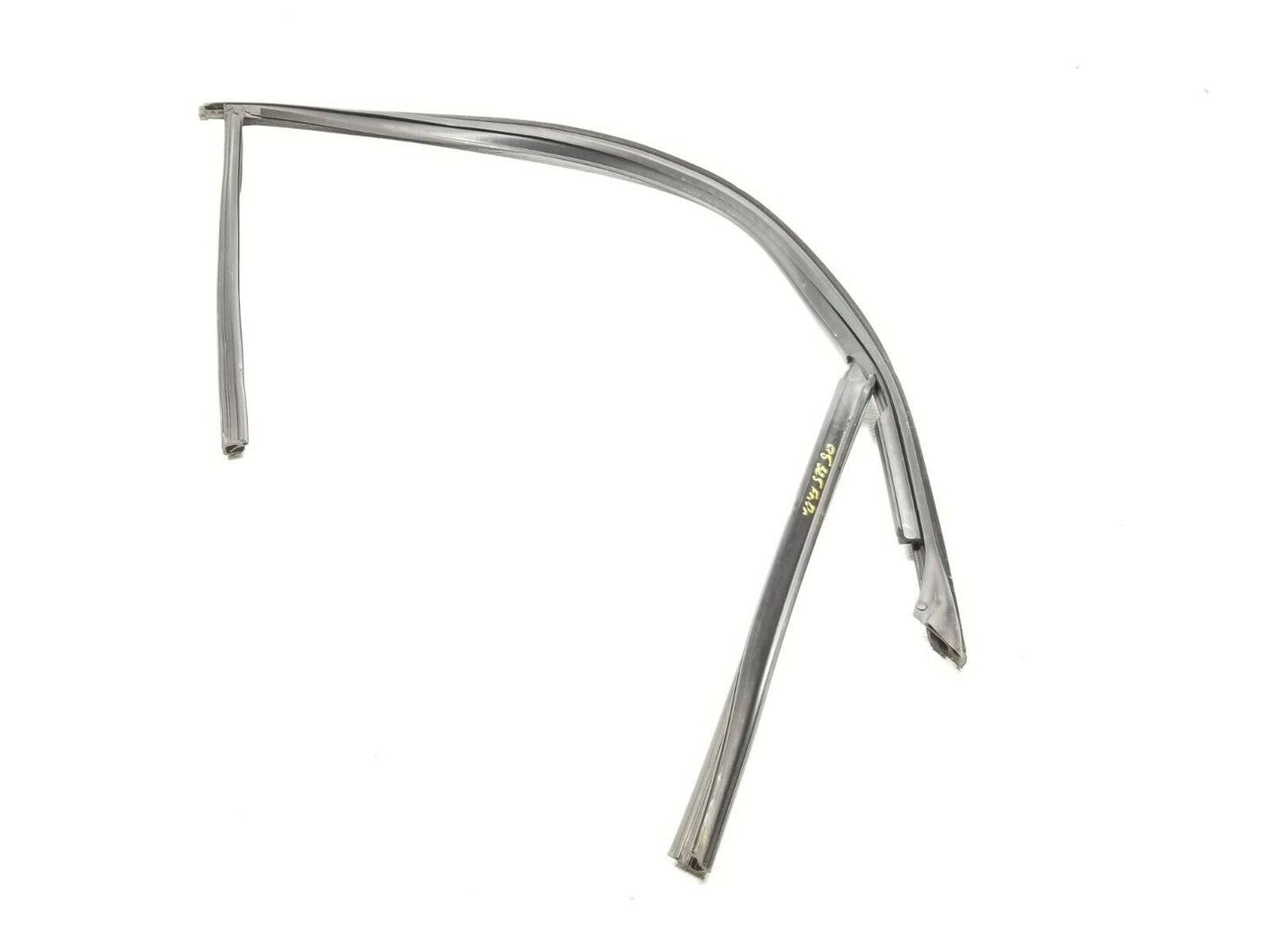 01 02 03 04 05 BMW E46 Sdn Front Left Driver Door Weatherstrip Seal OEM