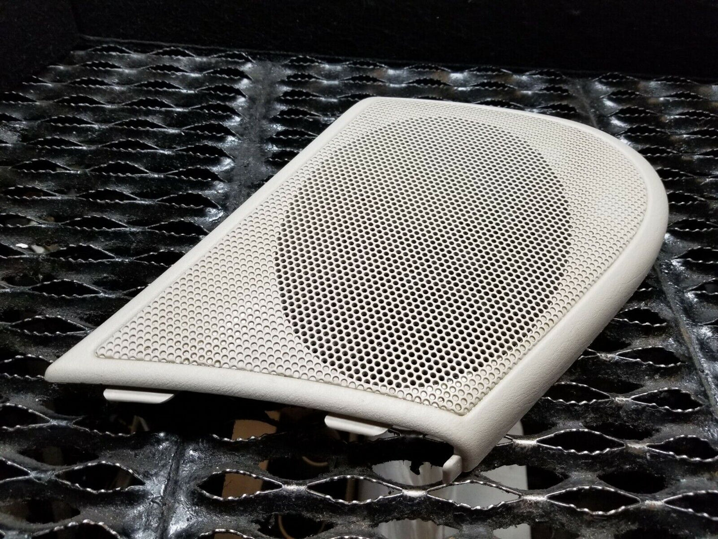 04 05 06 Chrysler Sebring Convertible Front Driver Speaker Grille Cover OEM