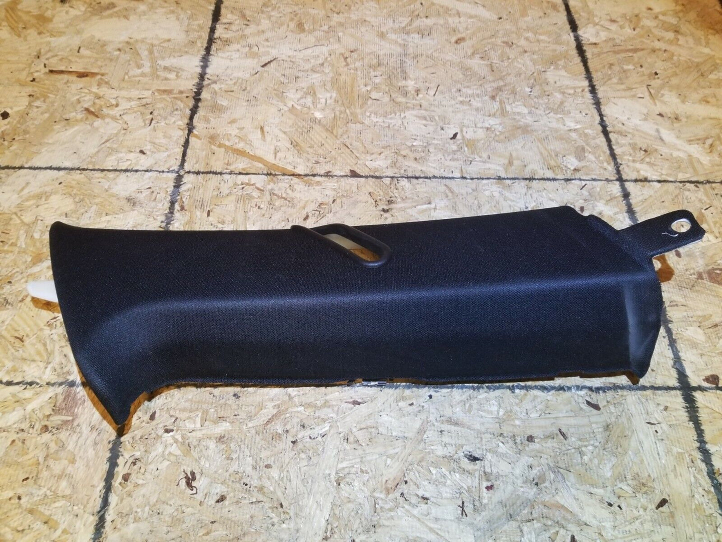 07 08 09 10 Mercedes-benz R350 Rear Left Driver Side C Pillar Trim Panel OEM