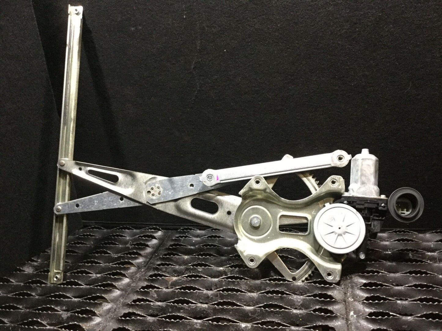 05 06 07 08 09 Prius  Front Left Driver  Door  Window Regulator W/ Motor  OEM