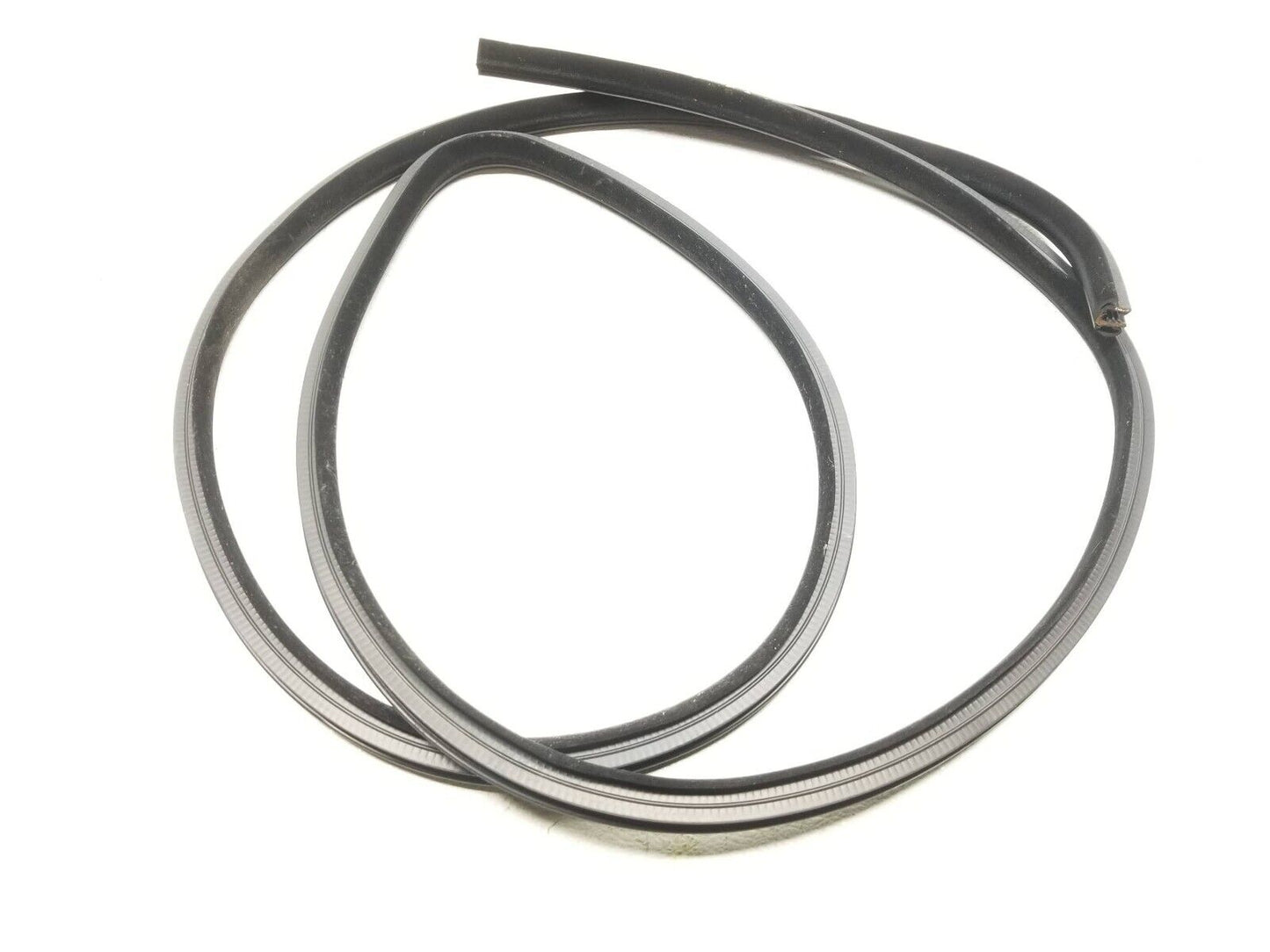 15 16 17 18 19 Chrysler 300 Front Right Passenger Door Weatherstrip Seal OEM 42k