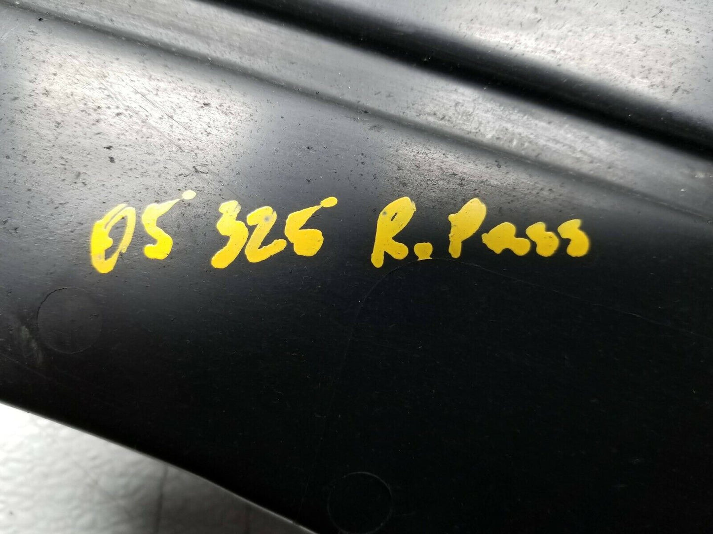 01 02 03 04 05 BMW E46 Sdn Fuel Vapor Canister Cover OEM 125k