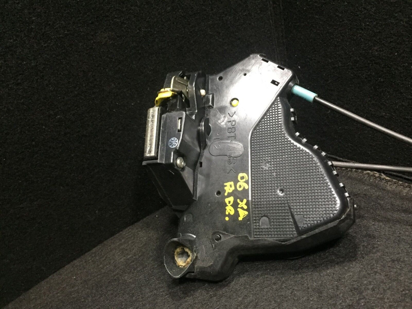04 05 06 Scion Xa Front Left Door Lock Latch Actuator OEM D18