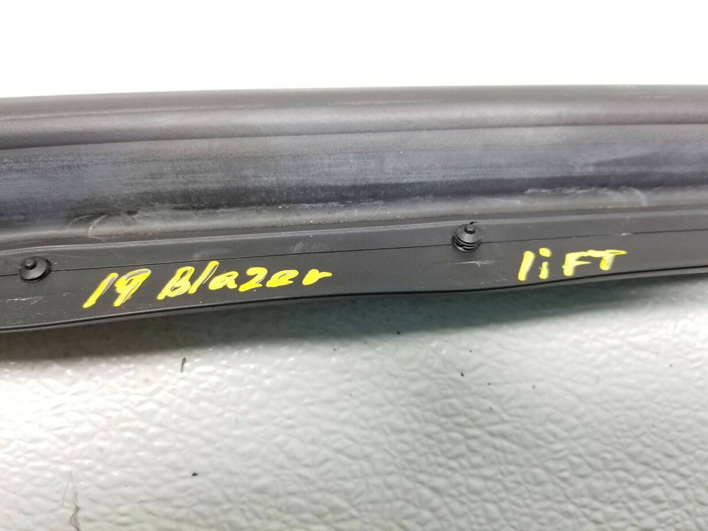 19 20 Chevrolet Blazer Tailgate Liftgate Weatherstrip Seal OEM 11k Miles