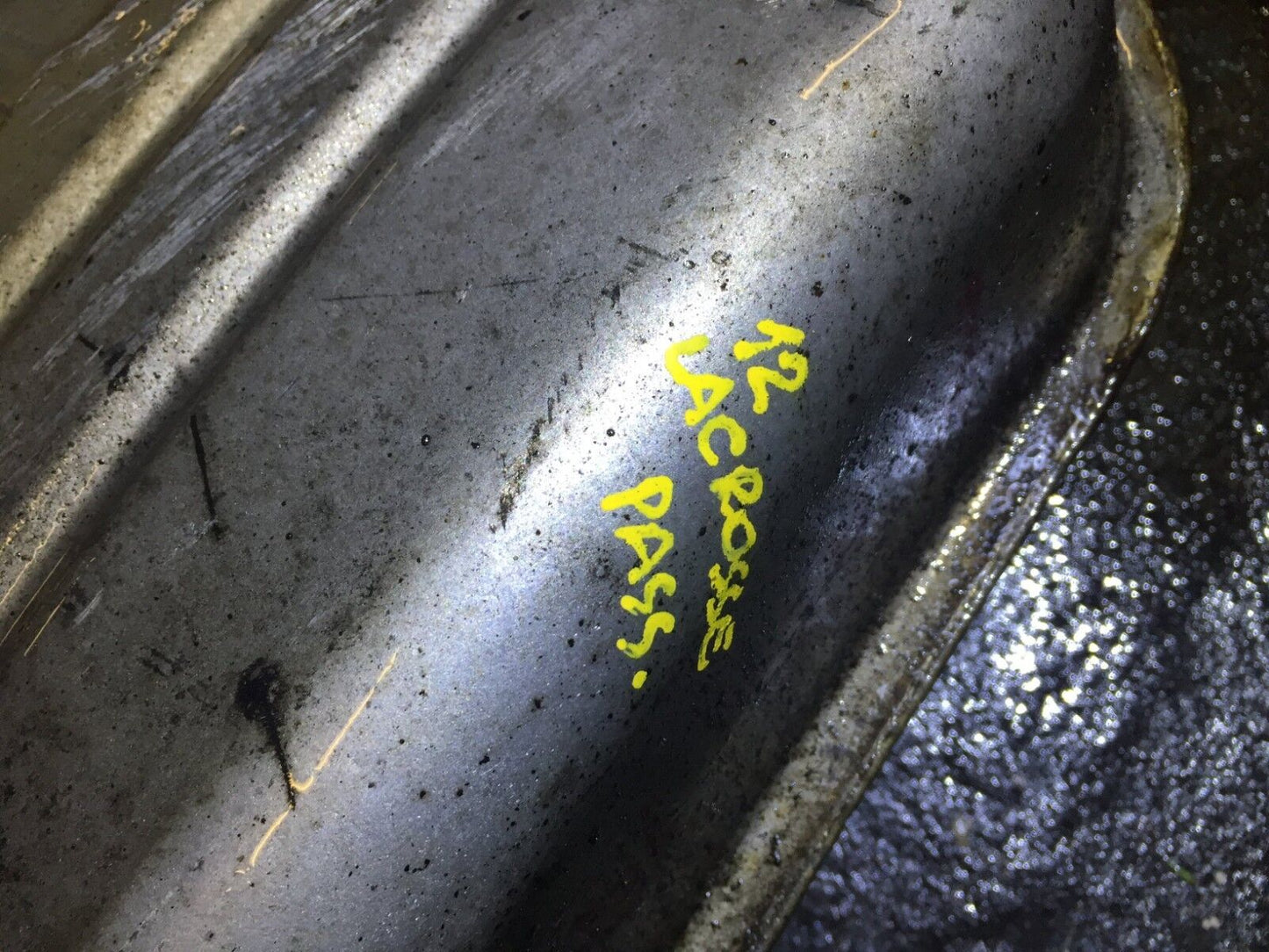 11 12 13 Buick Lacrosse 3.6l Rear Right Exhaust Muffler 13229768 OEM D29