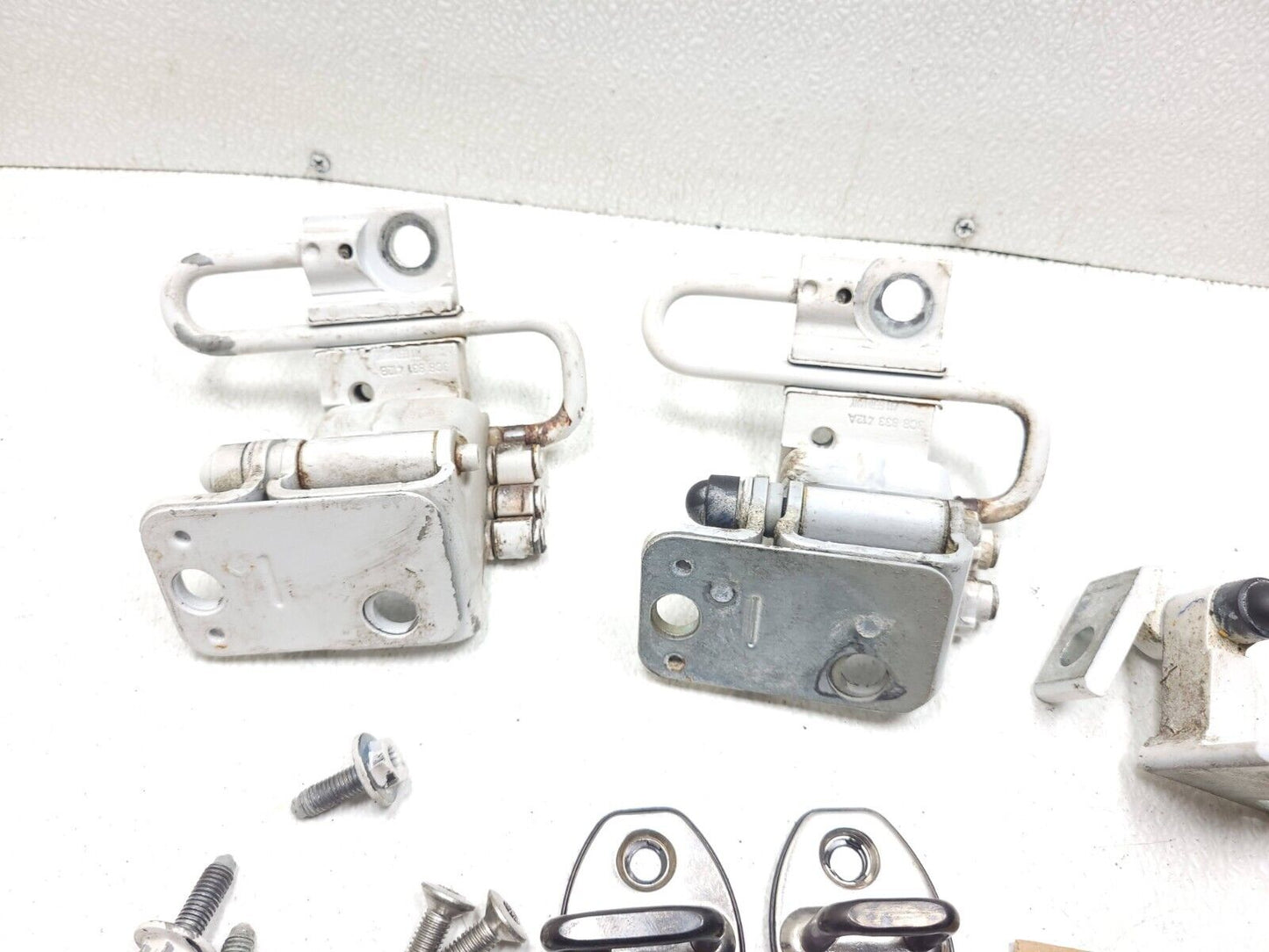 09 10 11 12 Volkswagen Cc Door Hinge Passenger Right Side Front & Rear OEM