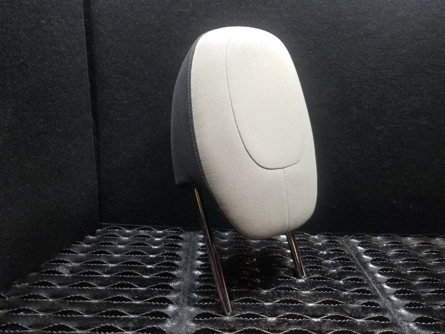 10 11 12 13 14 15 Chevrolet Camaro Front Seat Headrest Passenger Right OEM
