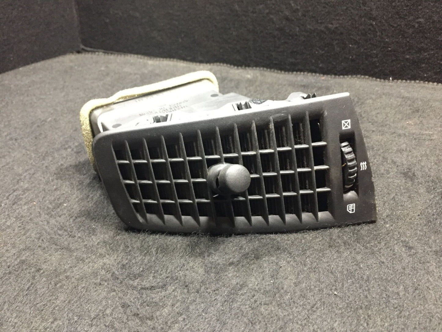 03 04 05 06 07 Cadillac CTS Dash A/c Heater Air Vent Front Left Driver OEM