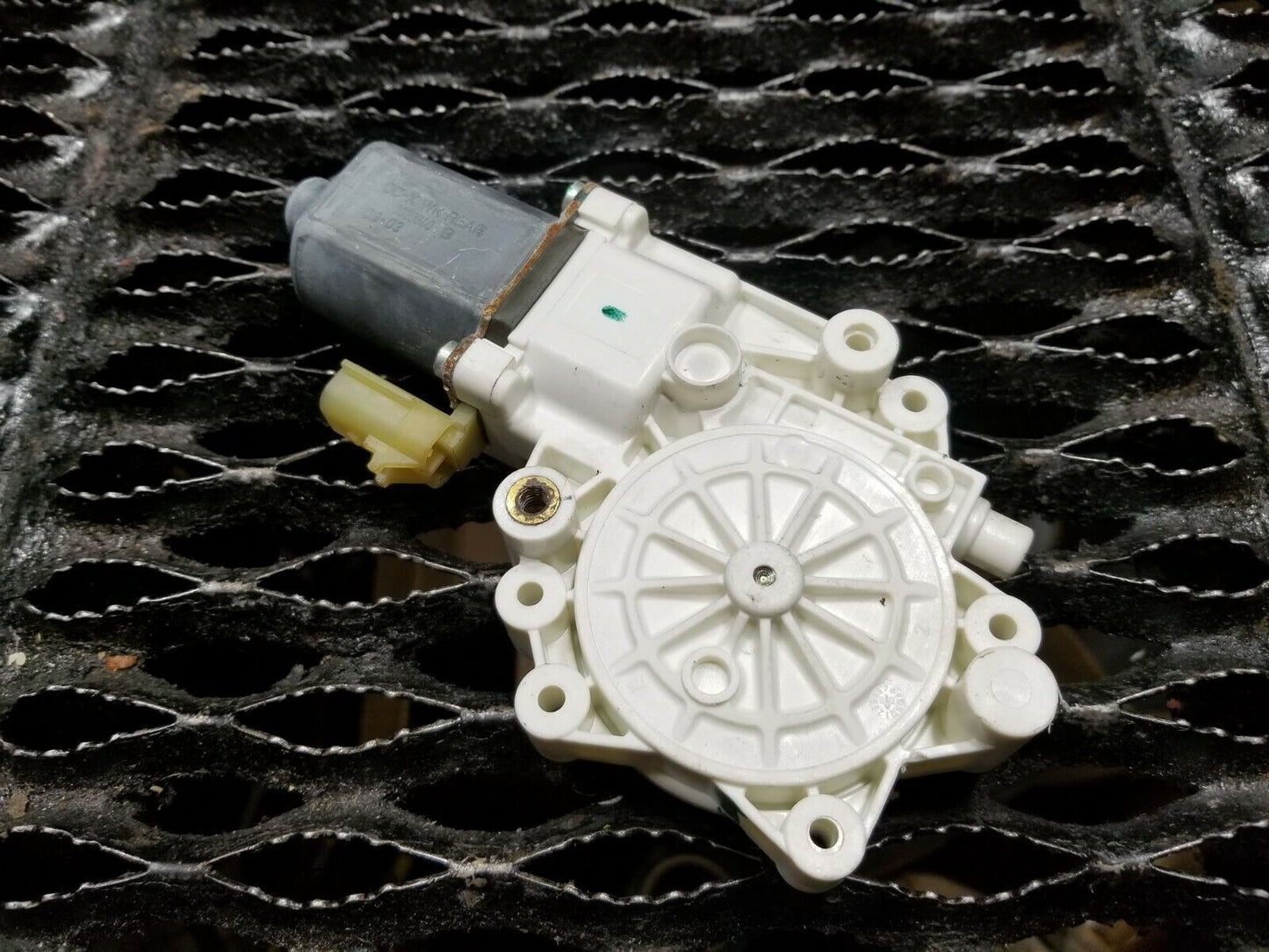 06 07 08 09 10 Jeep Grand Cherokee Rear Right Pass Side Door Window Motor OEM