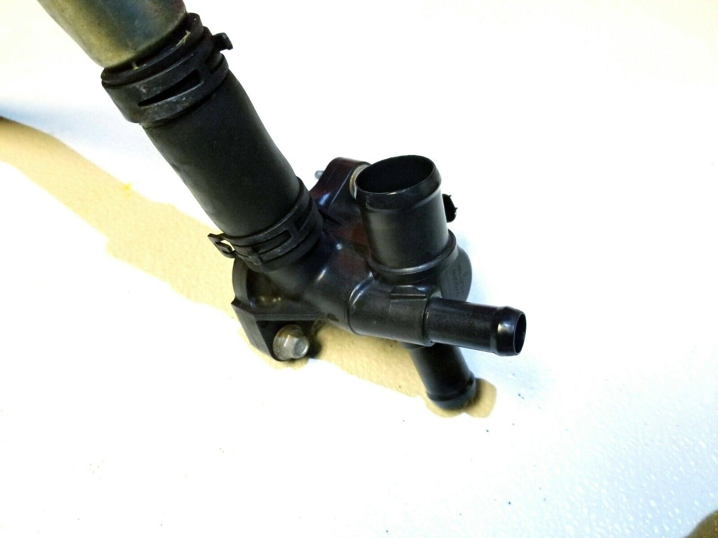 15 16 17 18 Chevy Impala 2.5l Engine Coolant Thermostat Outlet W/ Hose Pipe OEM