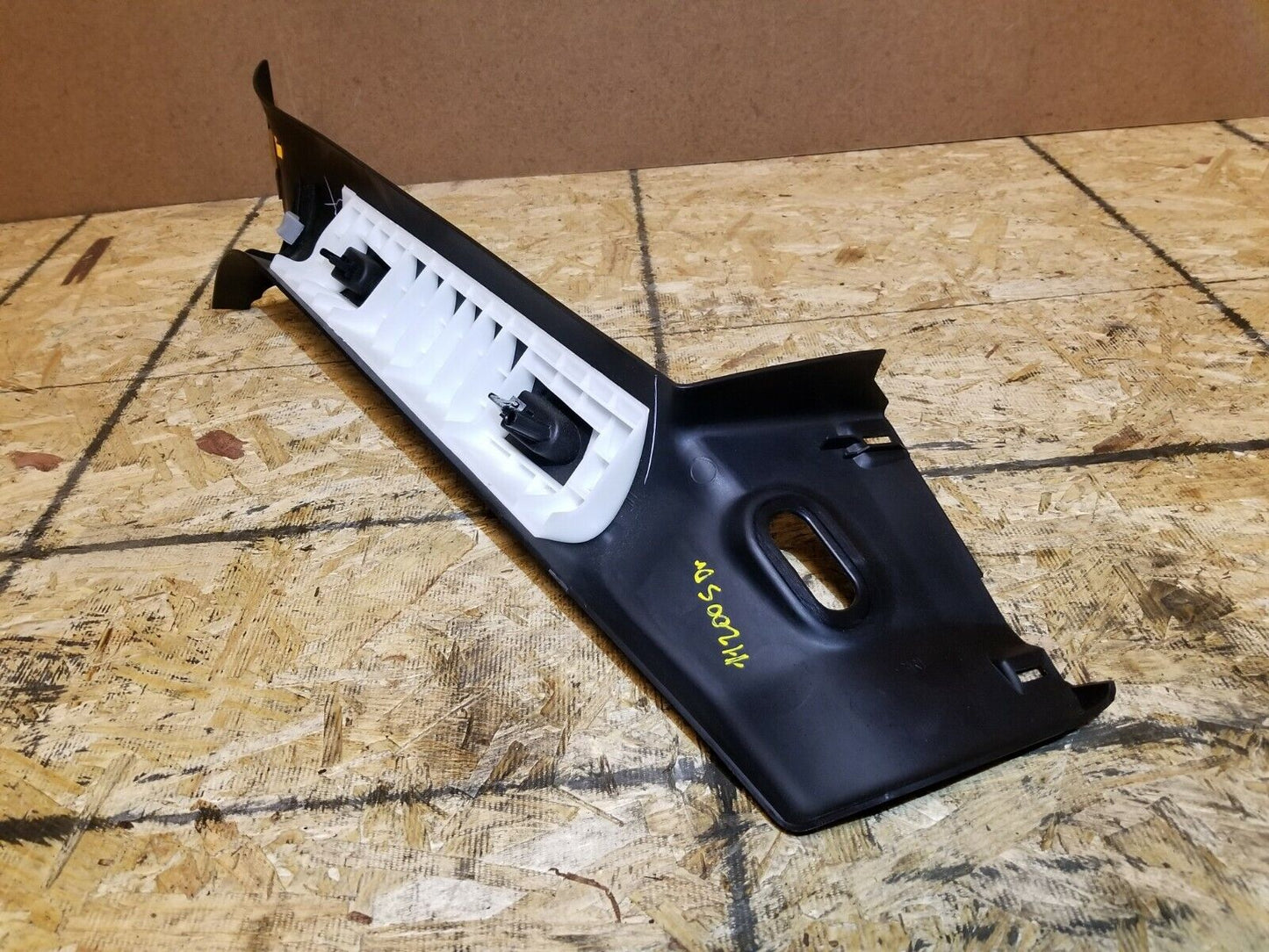 11 12 13 14 Chrysler 200 Convertible Windshield A Pillar Trim Driver Side OEM