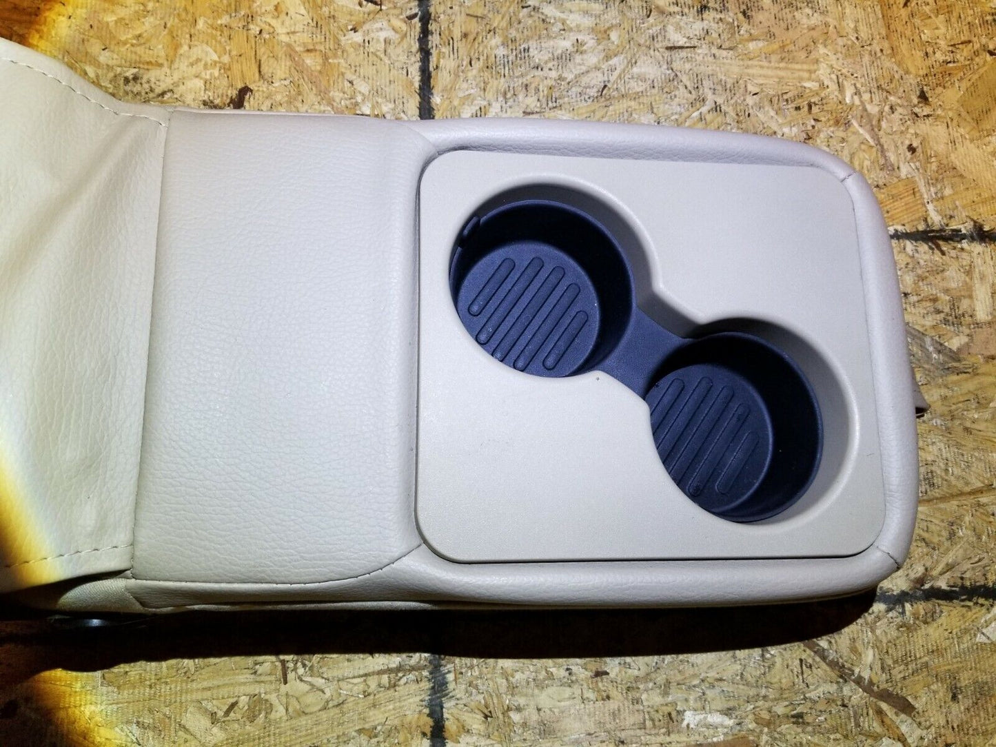 06 07 08 09 Mercury Milan Rear Seat Armrest W/ Cup Holder OEM 71k