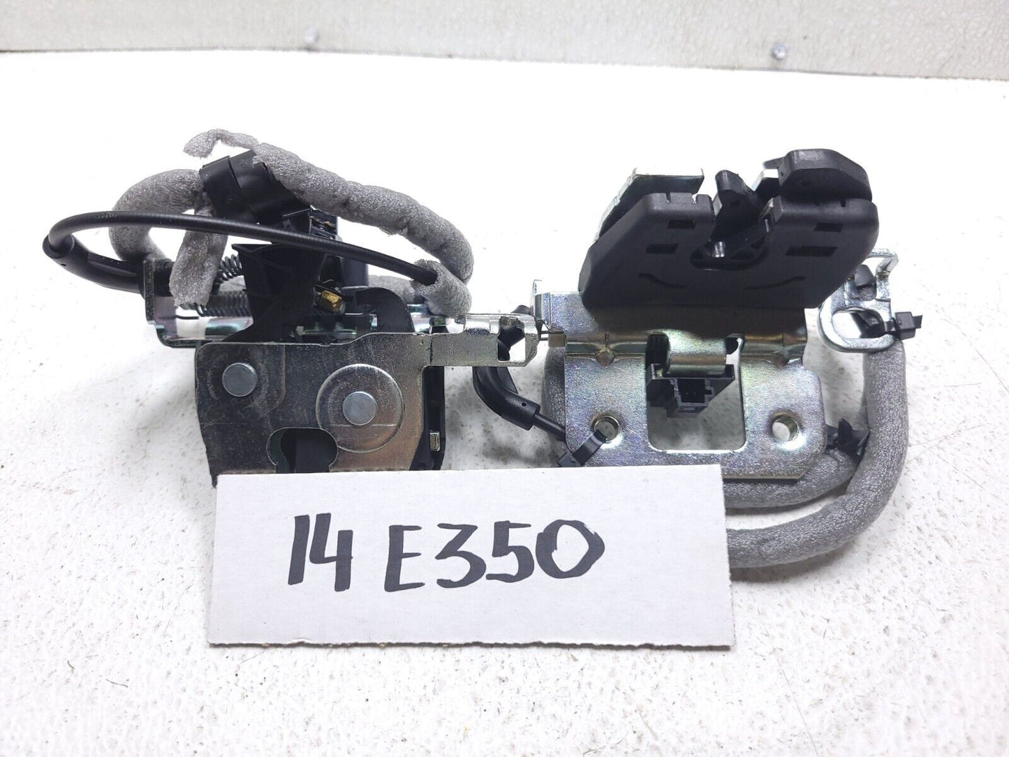 11 - 16 Mercedes E350 W212 Rear Folding Seat Lock Latch Actuator Pair OEM