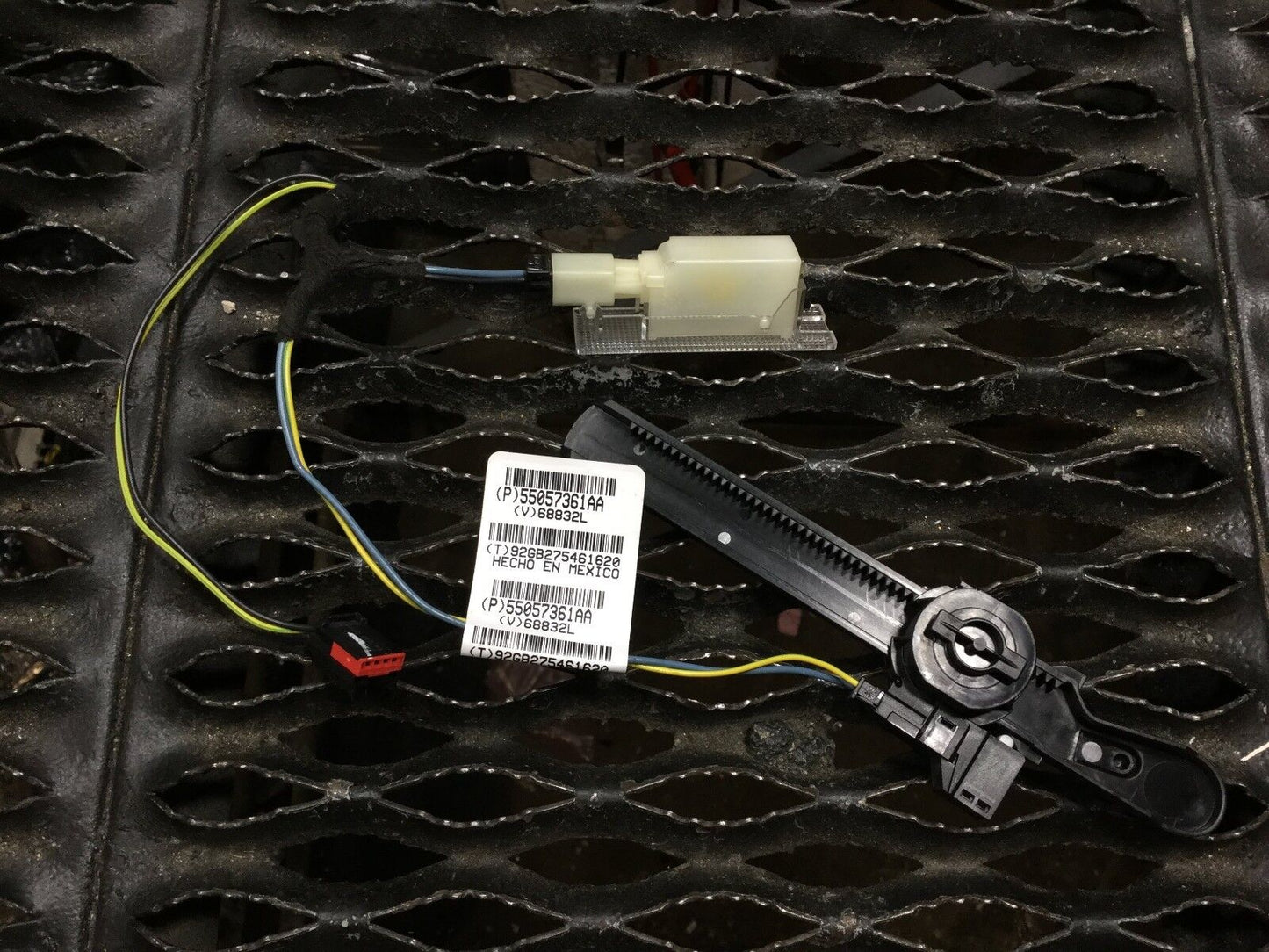 15 16 17 Chrysler 200 Chassis Wire Harness W/ Glove Box Lamp OEM
