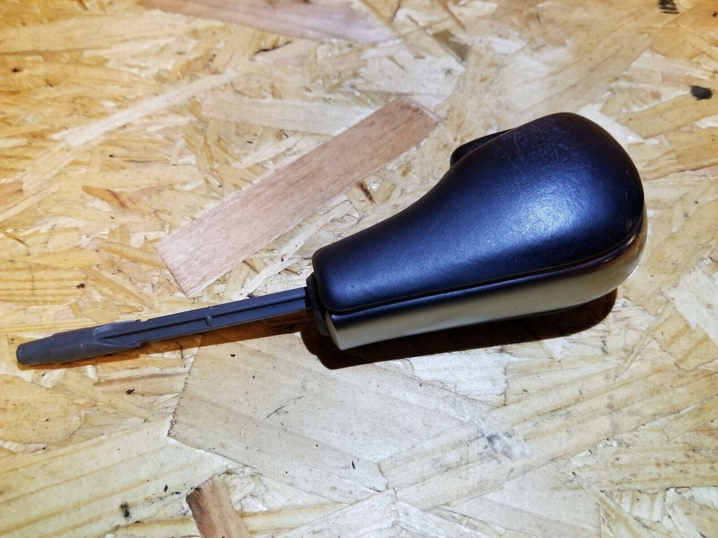 04 05 06 07 BMW 530xi E60 Gear Shifter Selector Knob OEM