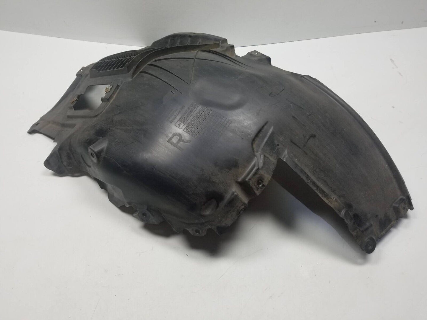 09 10 11 12 BMW 750li Front Right Pass Fender Liner Splash Guard OEM