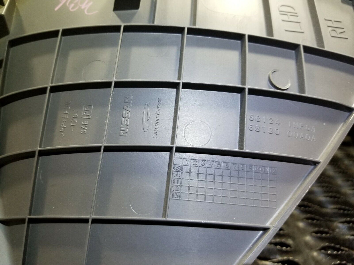 10 11 12 13 Infiniti G37 Coupe Front Right Pass Side Kick Panel Trim OEM 99k