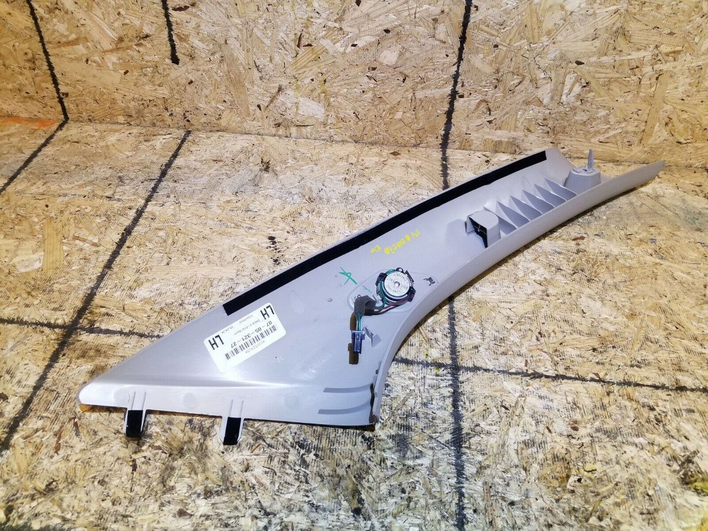 13 14 15 GMC Acadia Windshield A Pillar Trim Left Driver Side OEM