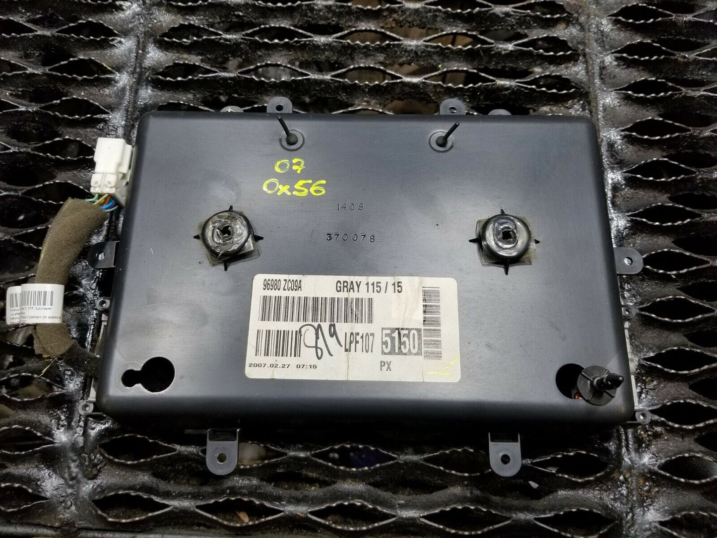 04 05 06 07 Infiniti QX56 Roof Information Gps Tv Display Screen OEM !!stuck!!