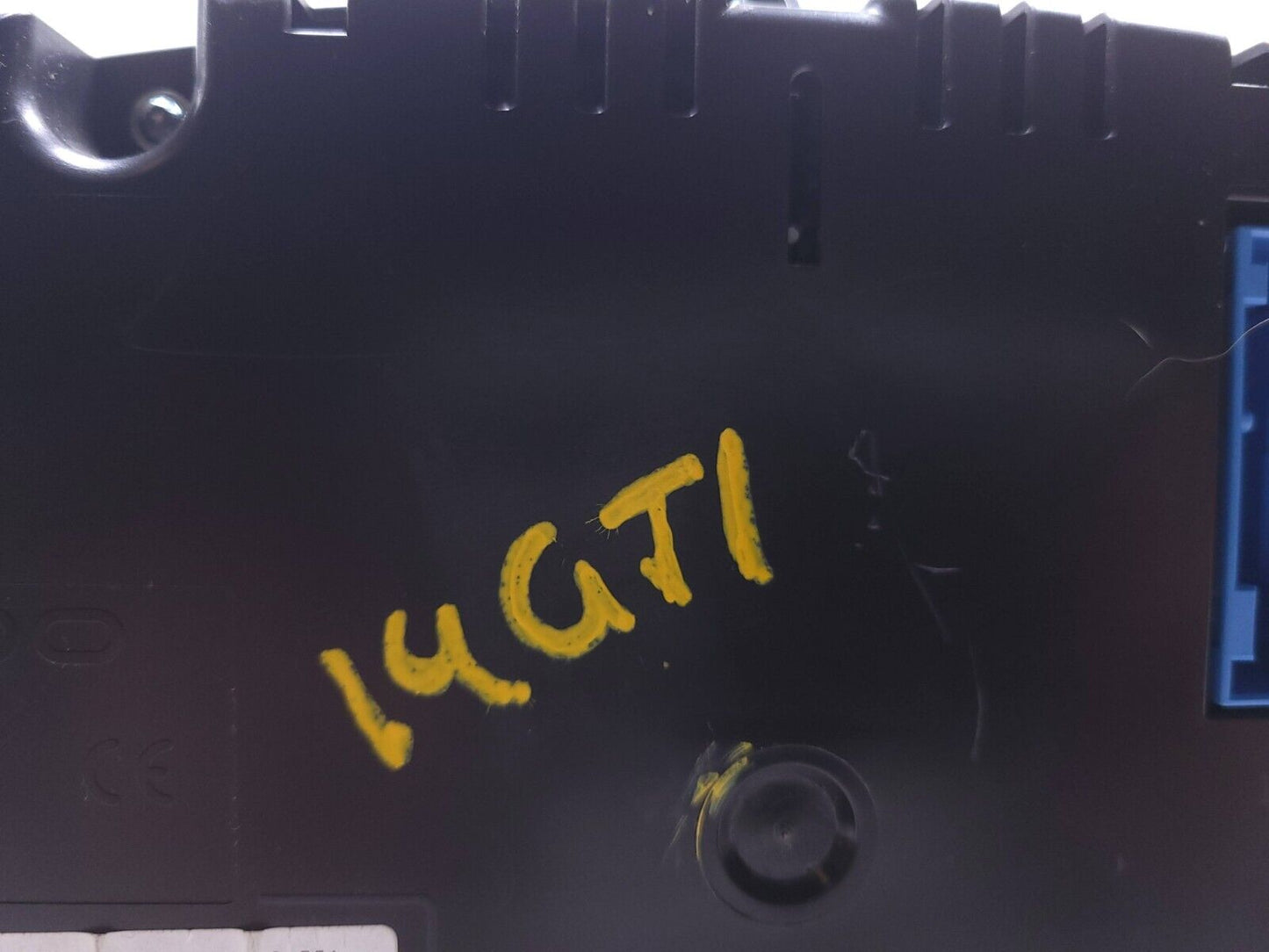 2014 Volkswagen GTI Instrument Cluster Speedometer OEM