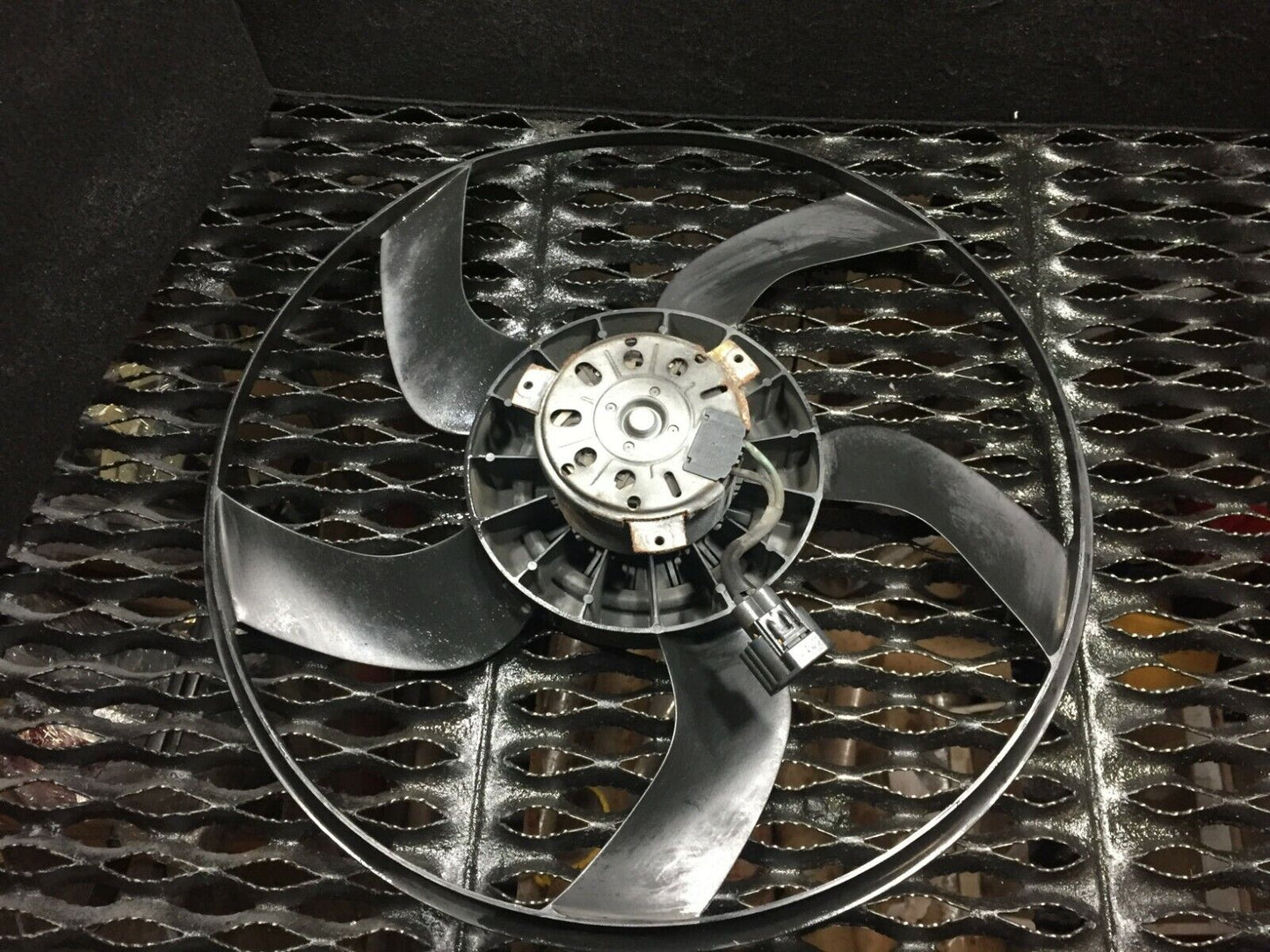 09 10 11 12 Lincoln MKS 3.7l Cooling Fan Assembly W/ Motor OEM D40