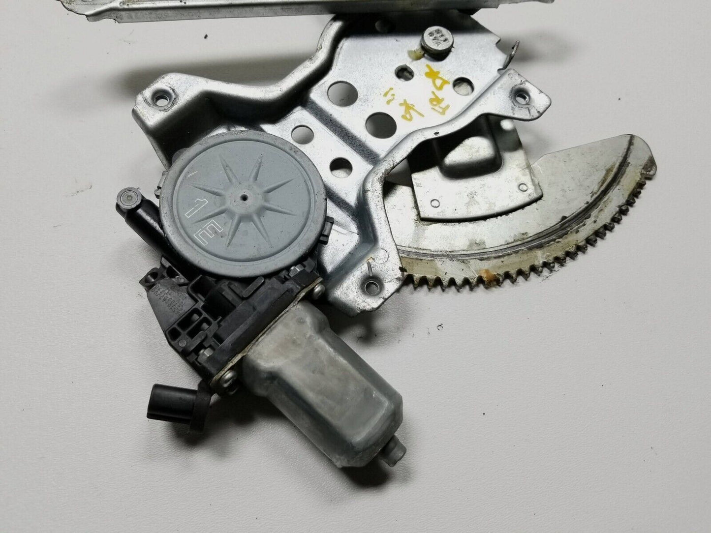 07-13 Suzuki Sx4 Hatchback Front Window Regulator & Motor Driver Side Left OEM