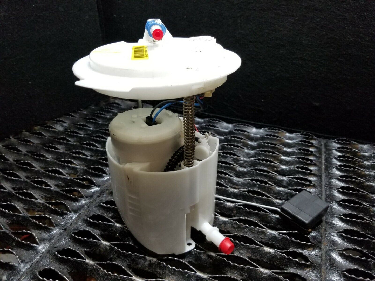 13 14 15 16 Jeep Compass 2.4l Fuel Pump OEM 30k