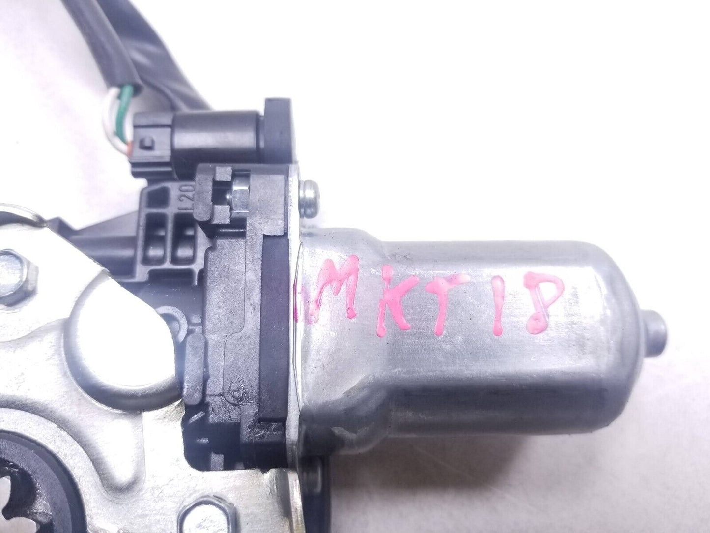 2017 - 2019 Lincoln MKT Rear Trunk Lid Lock Latch Actuator Motor OEM
