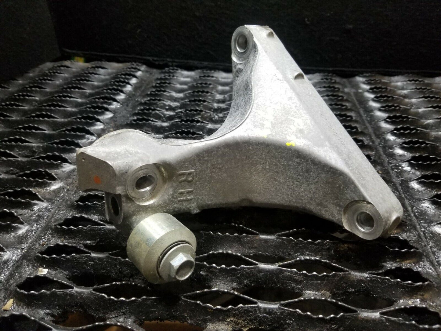 15 16 17 Subaru Legacy 2.5l Engine Mount Bracket Right Pass Side OEM 10k